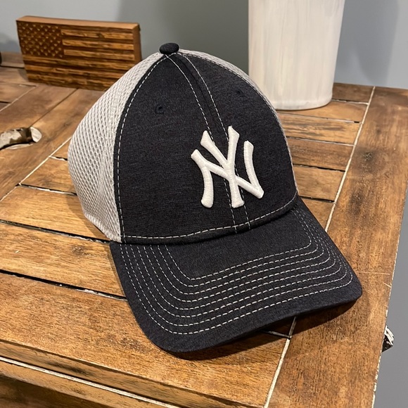 New Era Other - New York Yankees 9FORTY Adjustable Hat - Like New!